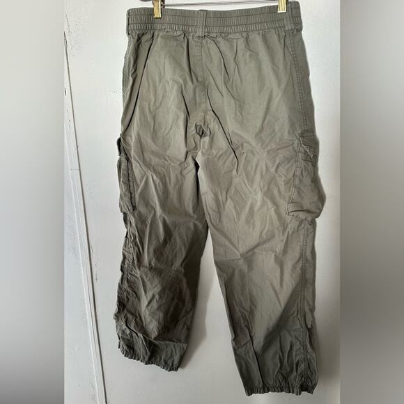 H&M Women’s Olive Green Cargo Pants Divided by Size 6 Casual , Relaxed Utility - Picture 3 of 9